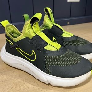 Boys Nike shoes size 3